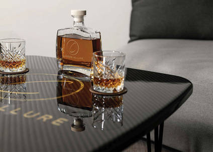 Carbon Allure Carbon Fibre Table Close Up